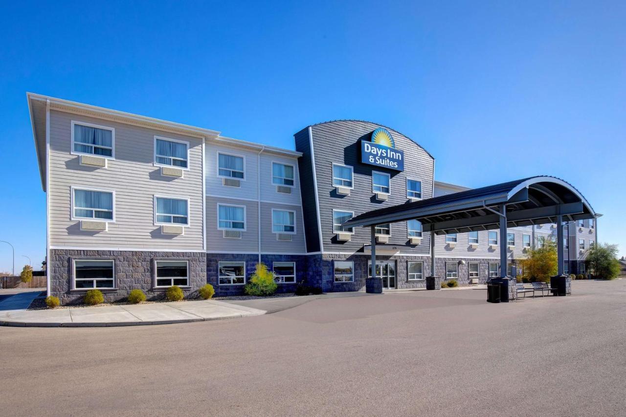 Days Inn & Suites By Wyndham Warman Экстерьер фото